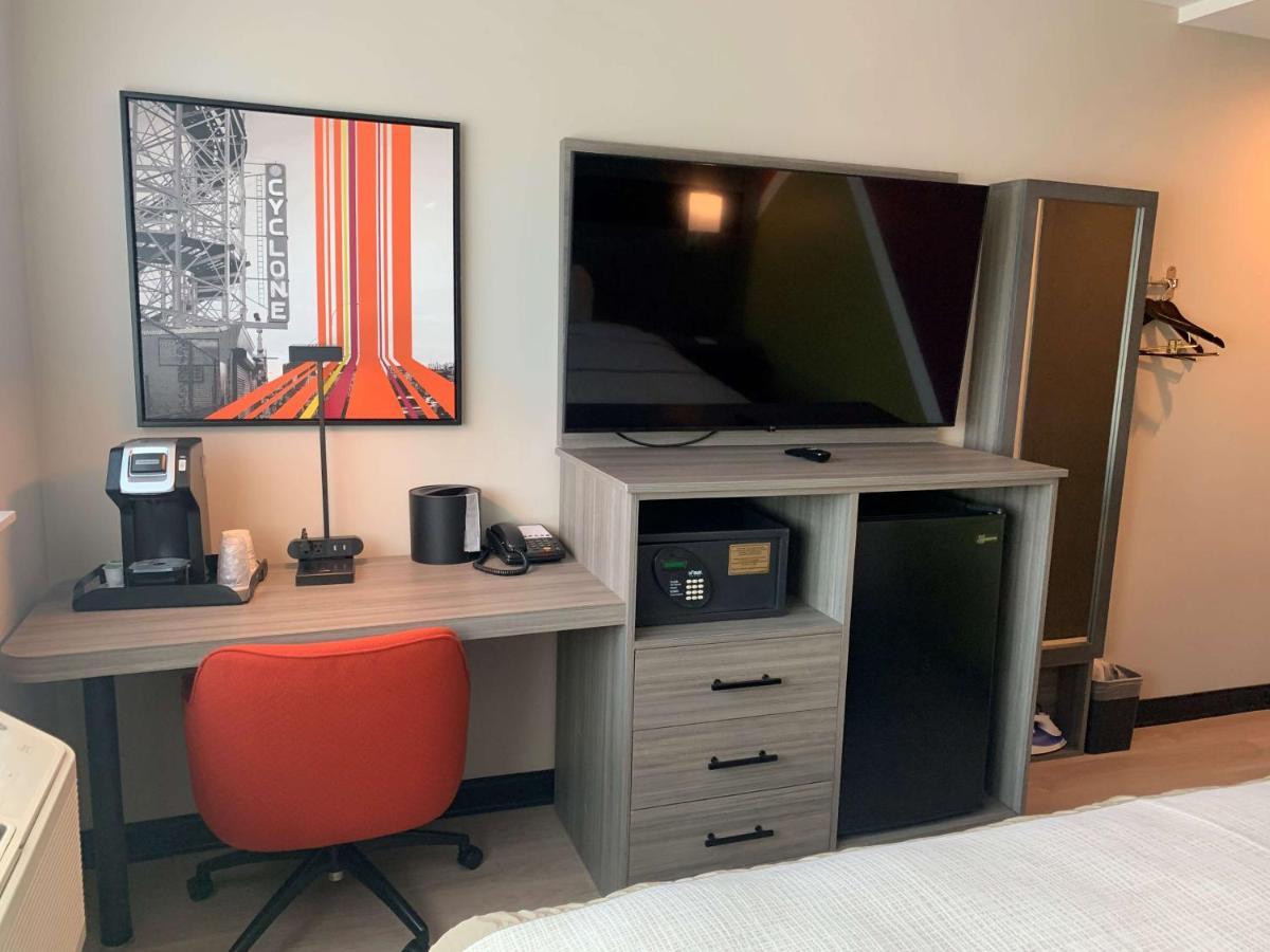 Best Western Plus Brooklyn-Prospect Park ニューヨーク エクステリア 写真